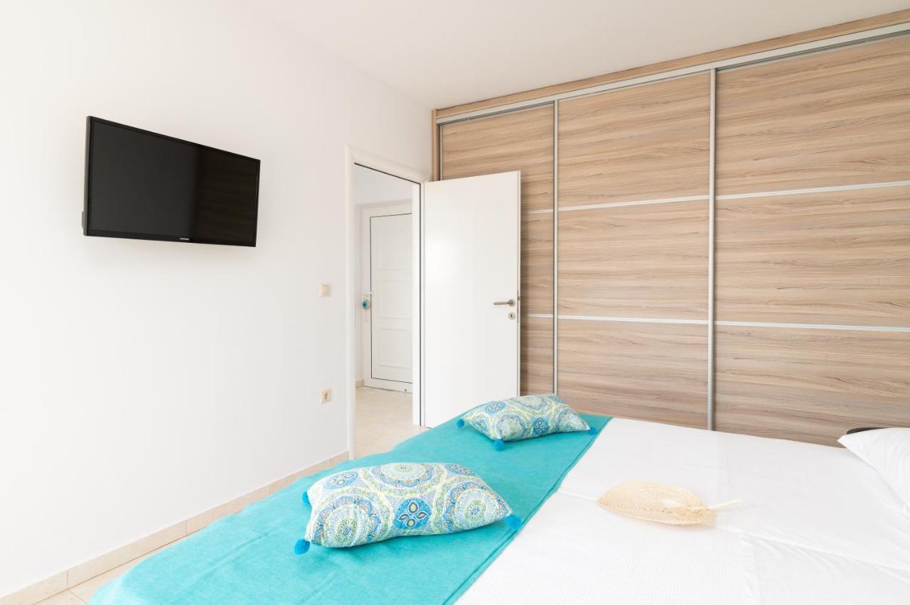 Ferienwohnung Lungo Mare Gennadi Exterior foto