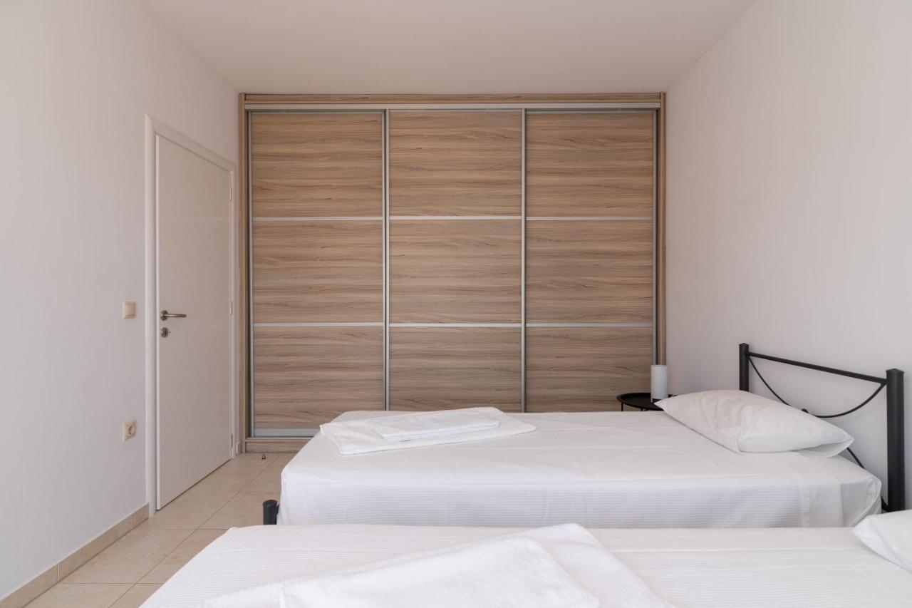 Ferienwohnung Lungo Mare Gennadi Exterior foto
